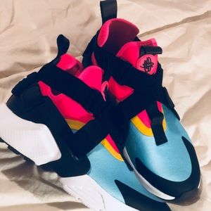 Nike Women’s Air Huarache Low-Top Sneakers.